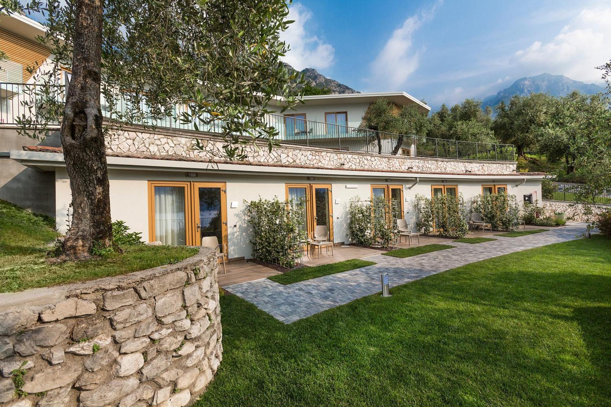Hotel Atilius - Adults Only Limone sul Garda Bagian luar foto